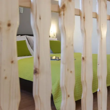 Storia * تروغير