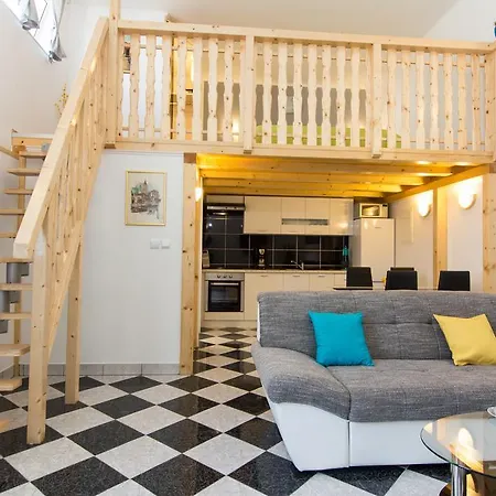 شقة Storia تروغير